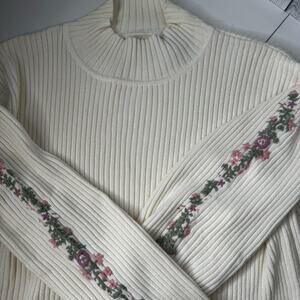 Vintage Y2K St. John’s Bay Ivory Ribbed Turtleneck Embroidered Sleeves XL